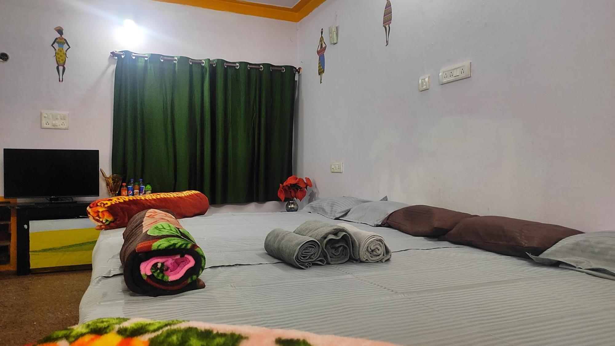 Adh Amilia Gardens Hotel Narasimharaja Puram Exterior photo
